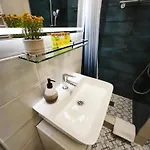 Appartement Comfy And Stylish Jewelry Box Budapest