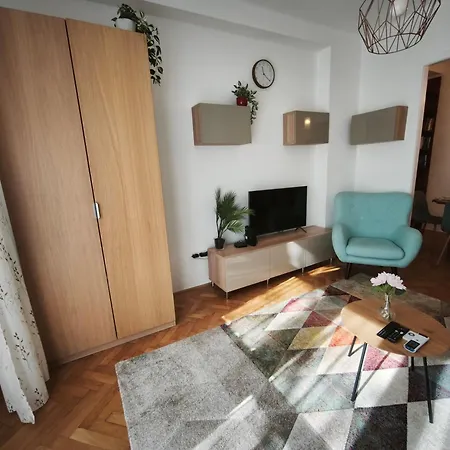 Appartement Comfy And Stylish Jewelry Box *