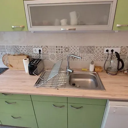 Comfy And Stylish Jewelry Box Apartment Budapest