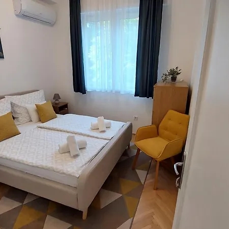 Apartment Comfy And Stylish Jewelry Box Budapest