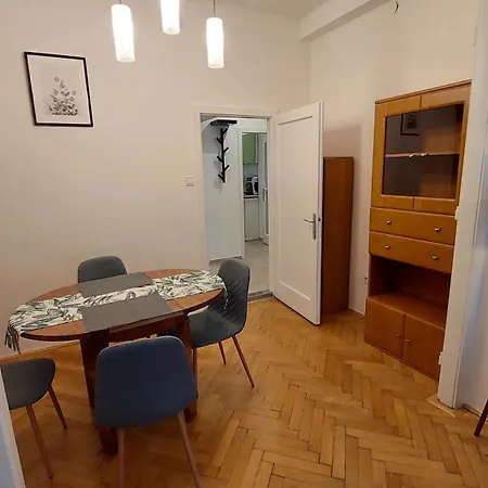 Comfy And Stylish Jewelry Box *