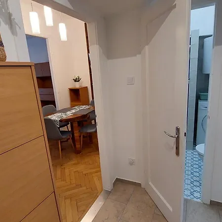 Comfy And Stylish Jewelry Box