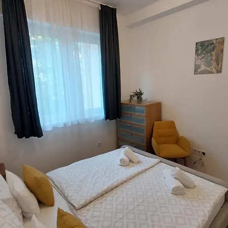 Comfy And Stylish Jewelry Box بودابست