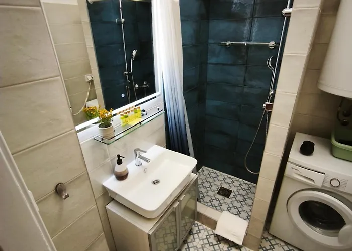 Apartment Comfy And Stylish Jewelry Box Budapest