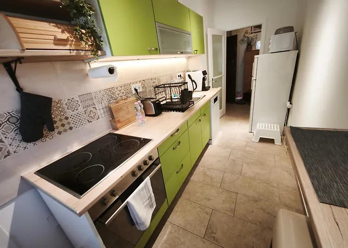 Apartment Comfy And Stylish Jewelry Box Budapest
